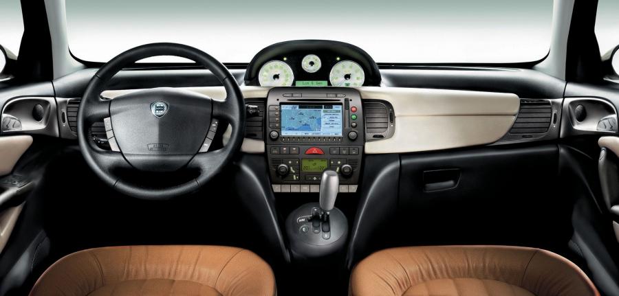  Lancia Ypsilon 2003 года  (фото 11 из 114)